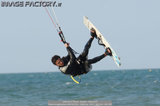 2005-05-07 Rimini - Bunker - Kitesurf 87